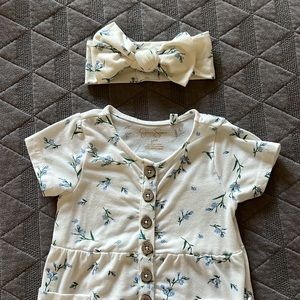 Short-sleeve romper with matching headband